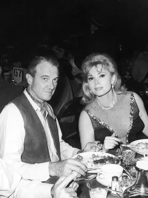 好莱坞传奇女性莎莎嘉宝