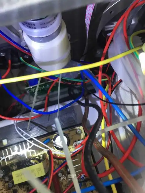 拆修才用不到一个月的志高吧台饮水机