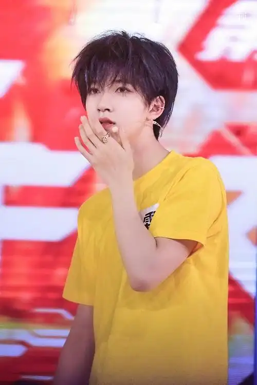 精灵舞担贺峻霖贺峻霖贺峻霖接招吧前辈贺峻霖快乐大本营