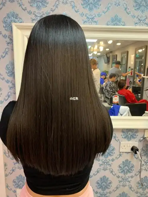 不用打理也能出好发型91919898妹子说之前在其他店做了拉直