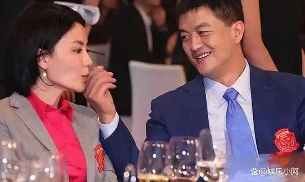 认识24年,因为6万元闹翻!李亚鹏被曝拖欠薪水,引发网友热议