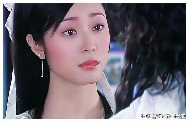 陈法蓉气质港姐情路坎坷短发造型面对镜头美貌不减当年