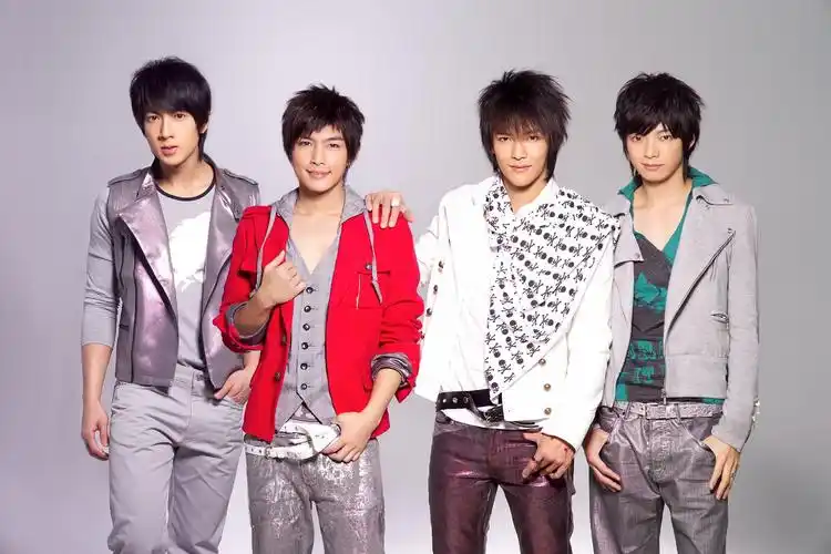 飞轮海因为主演《终极一班》而被关注,这一组合曾经也红透半边天,但