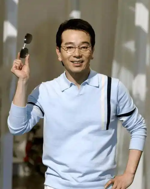 张晨光年轻的时候,在台湾是家喻户晓的小生.