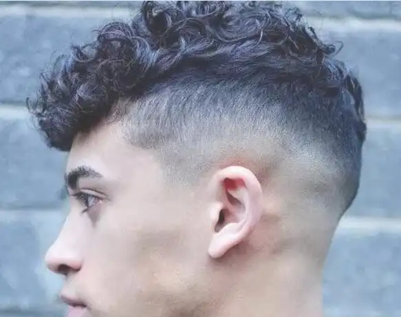 男生自然卷适合什么发型自然卷男生推荐发型