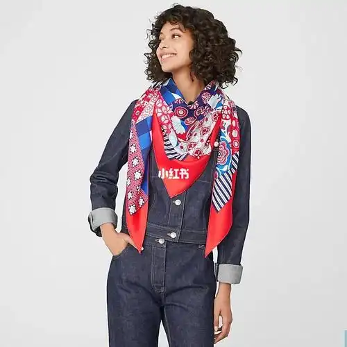 2022爱马仕新款三角巾的多样戴法方巾也适用