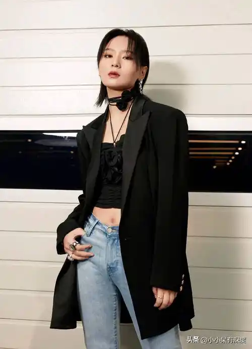 周笔畅近照,可以用脱胎换骨来形容,她已经37周岁,至今没有结婚_音乐