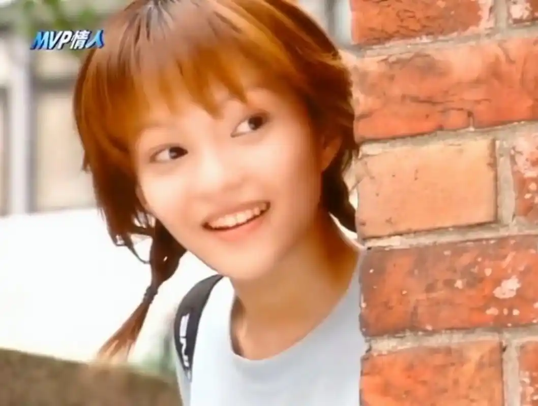 张韶涵当年在电视剧《mvp情人》中的颜值可爱到爆了,这模样,简直就是