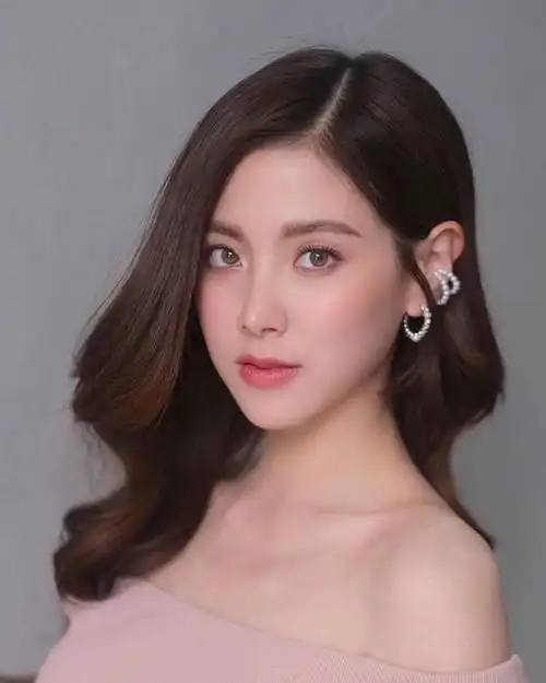 泰国美女明星范,百变美妆超耐看,迷人颜值会打扮