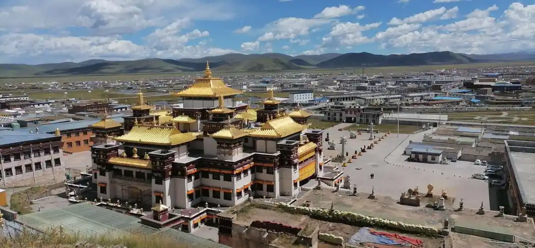 石渠 色须寺. "小布达拉宫".