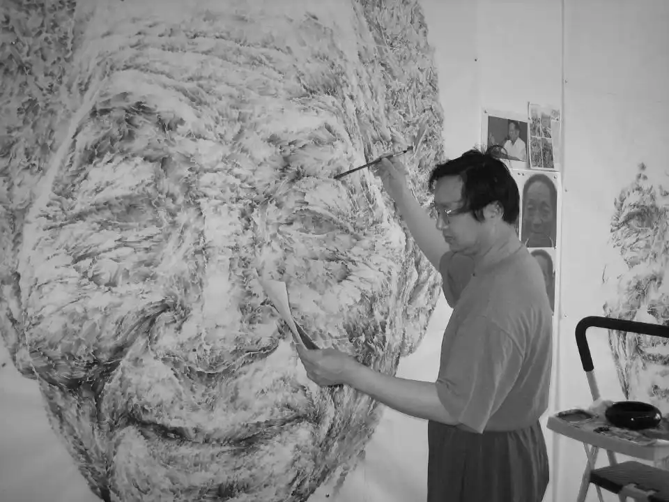 该幅在两米多高的大尺幅上只画了袁隆平院士的头像,面部用山水技法