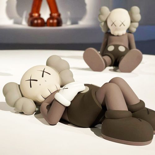 mand kaws摆件ins风手办玩偶富士山公仔模型玩具潮玩网红周边礼品