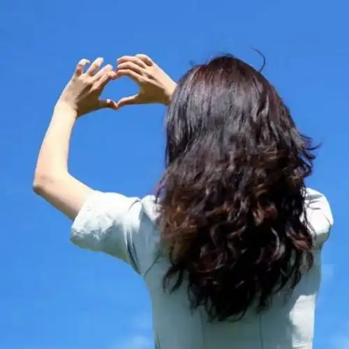 成熟女性头像:唯美漂亮女生背影4