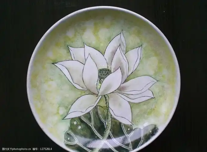 陶艺釉上彩作品绘画手绘荷花图片