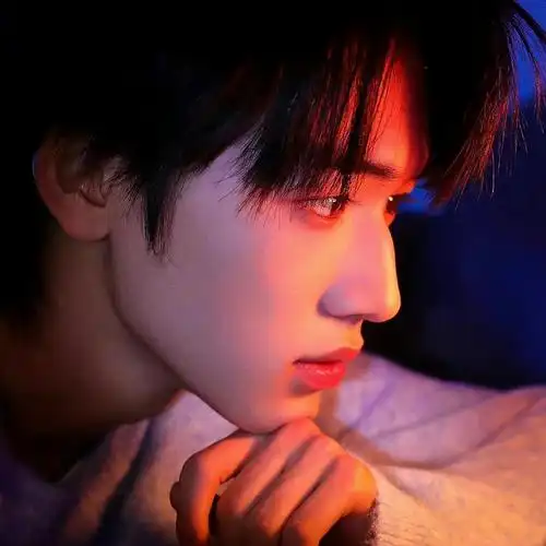 宋亚轩氛围感宋亚轩做梦素材宋亚轩白切黑宋亚轩港风帅哥