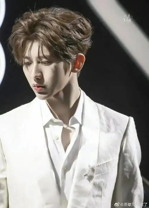 蔡徐坤##蔡徐坤范思哲全球品牌代言人##蔡徐坤新歌afterglow