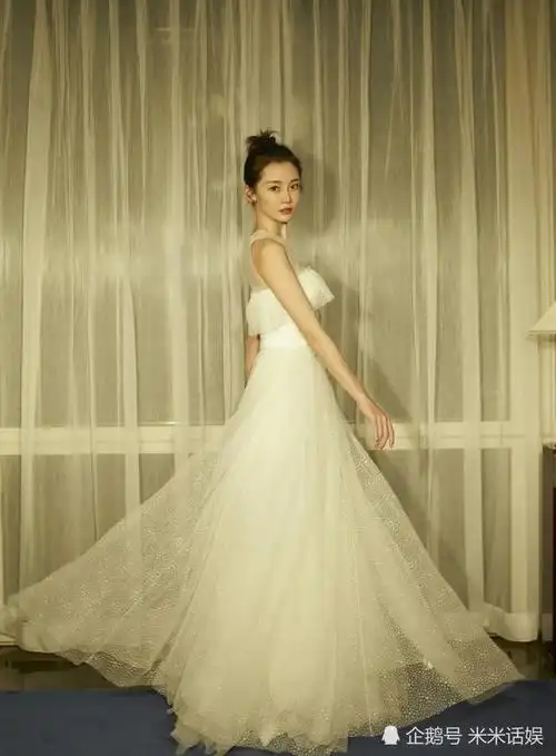 原来郑恺真的娶到宝了当苗苗穿上婚纱裙漫画里走出的新娘