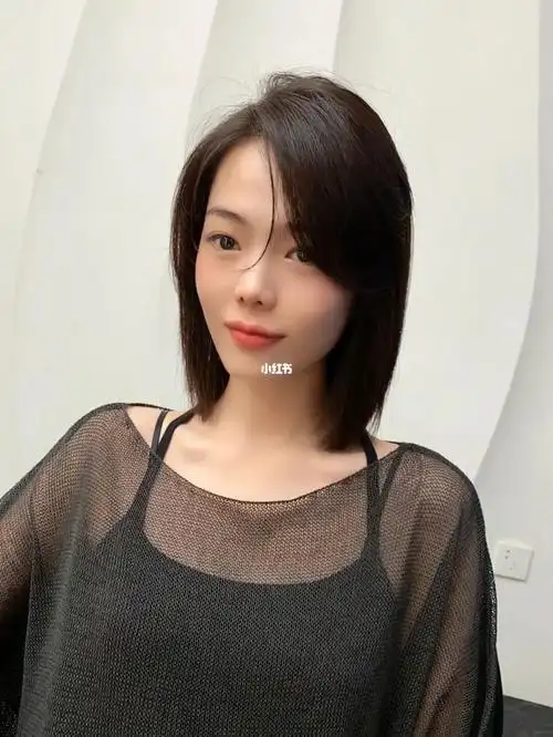 这样的齐肩发型应该所有女生都会喜欢吧