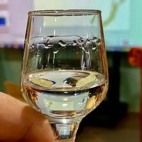 白酒初印象——用视觉感知白酒 |葡萄酒|酒花|酒体|挂杯_网易订阅