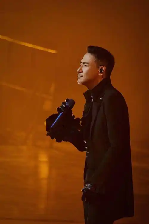 来百度app畅享高清图片来到香港站首场,是《张学友60 巡回演唱会》第