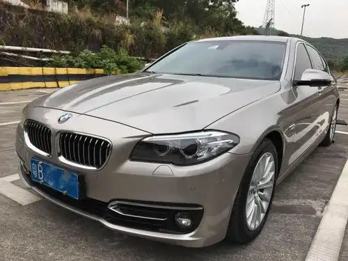 【深圳】2016年11月 宝马 宝马5系 525li 2.0t 豪华设计套装 自动档