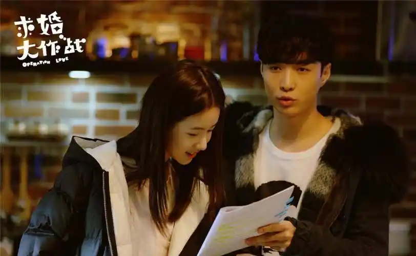 原创陈都灵气质大变路透曝光身形消瘦显时尚你还认得出吗