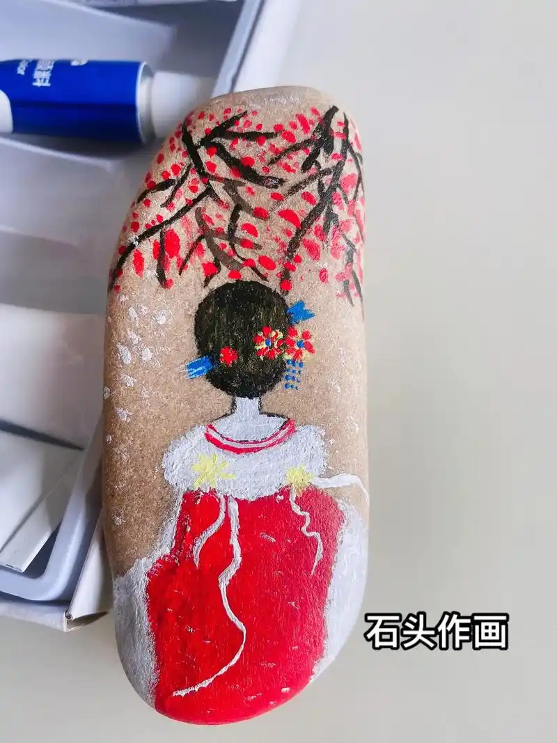 手绘石头画 - 到饭点了 - 抖音