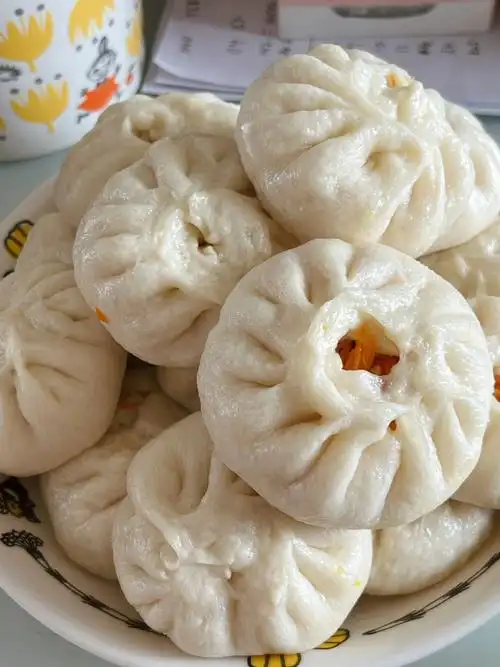 胡萝卜鸡蛋包子