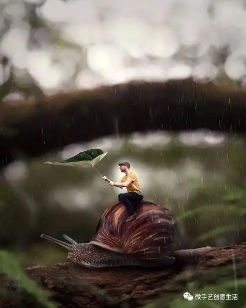 将唯美场景和人物主体用天马行空的创意融为一体,咋一看让人觉得不可