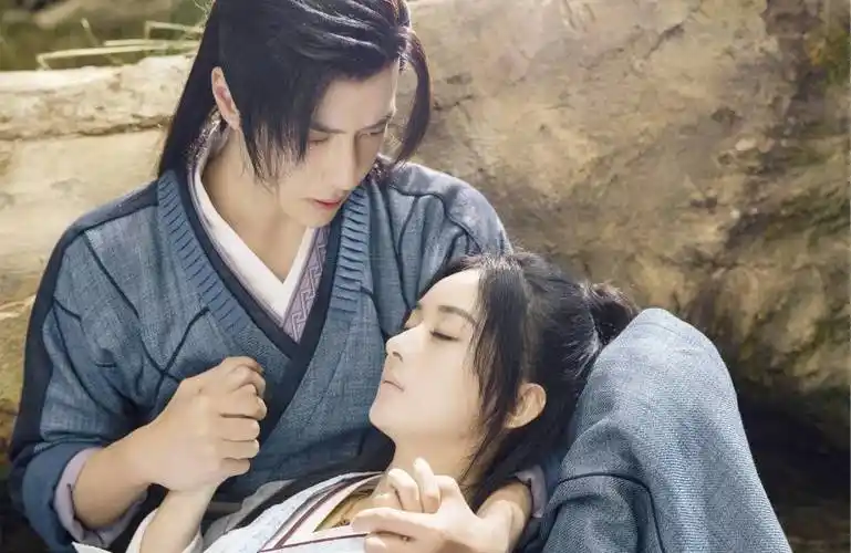 冯绍峰对再婚传闻回应:别影响我生活,赵丽颖新恋情疑似与王一博_明星