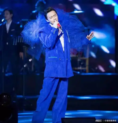 陈志朋半生缘重庆首场演唱会人生已过半百能再见便是缘分