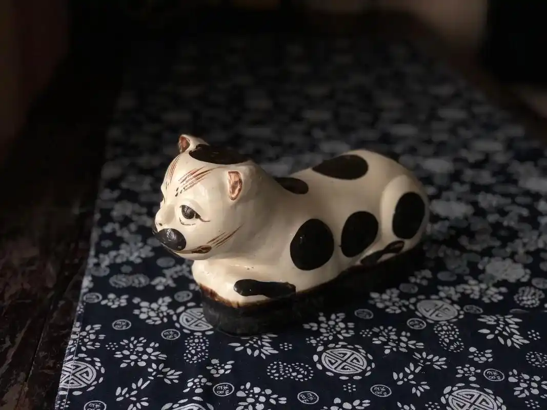 民国·猫枕.#枕头 #瓷枕 #器物之美 #生活美学 #传统文 - 抖音