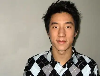 娱乐圈单眼皮男生不多 房祖名曾因眼小惹大笑