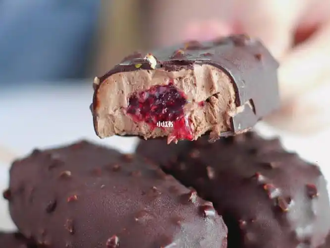 覆盆子流心巧克力雪糕自制冰淇淋超好吃