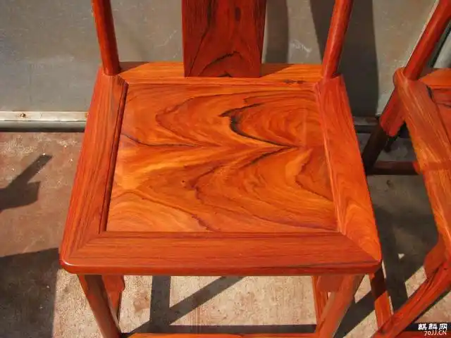 说说大红酸枝的四色料