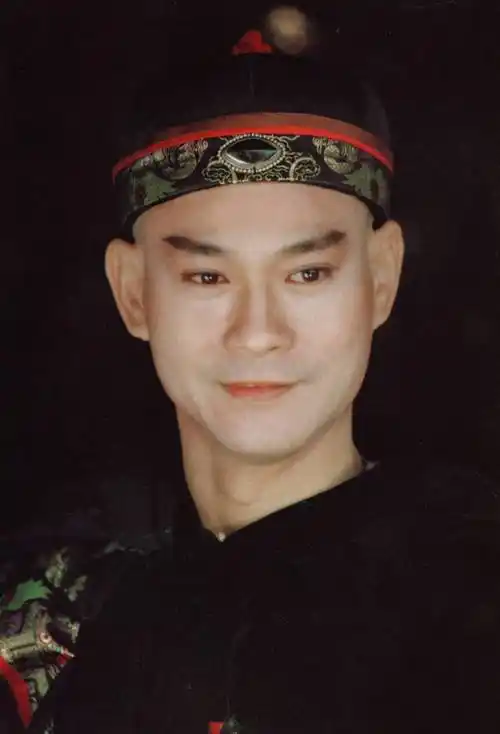 郑少秋大女儿在美自杀身亡,身前与父亲关系疏远几无联络_郑安_乾隆