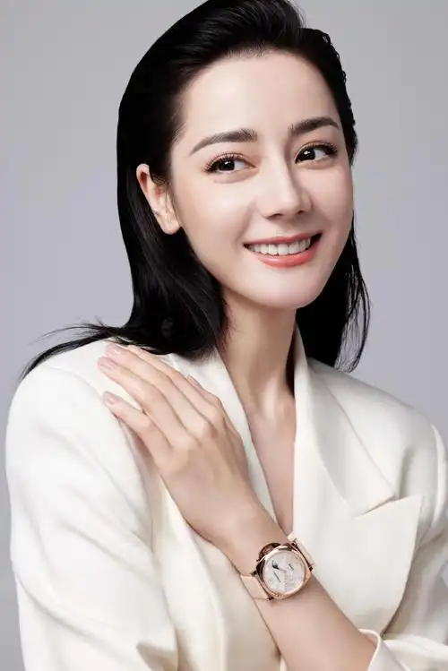 沛纳海全球品牌代言人迪丽热巴##迪奥品牌大使迪丽热巴