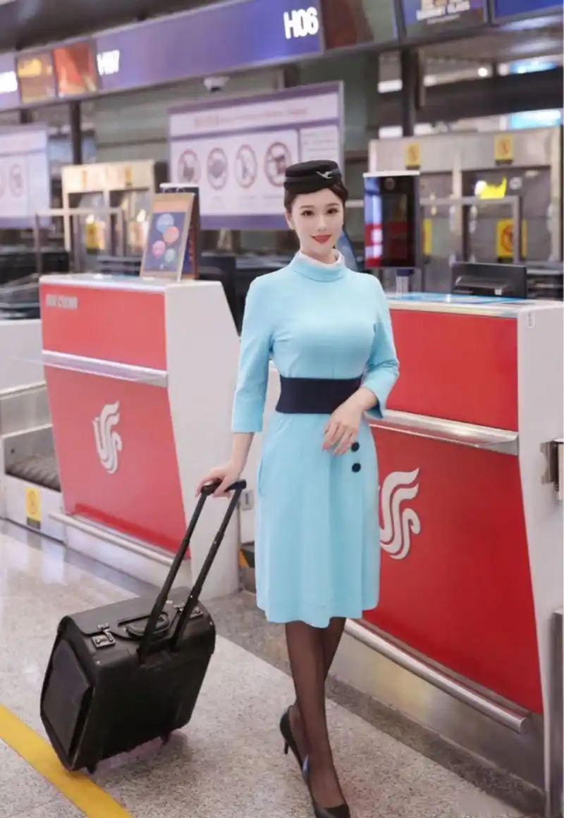 厦航7615空乘落地南京啦