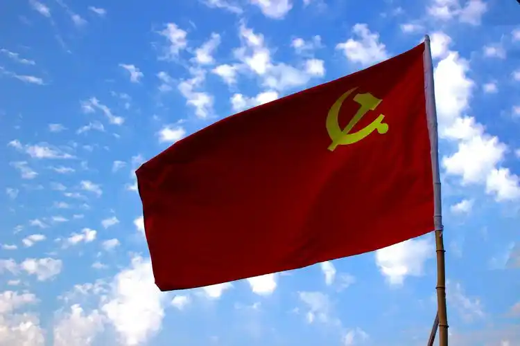 党旗飘处系吾乡:守一方净土,担十分责任