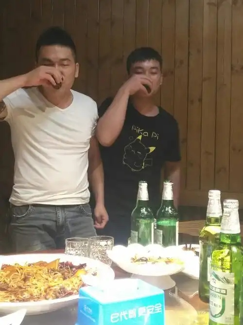 其它 兄弟干杯 写美篇这都是佳佳大臣们,一起举杯同饮不管以后走多远