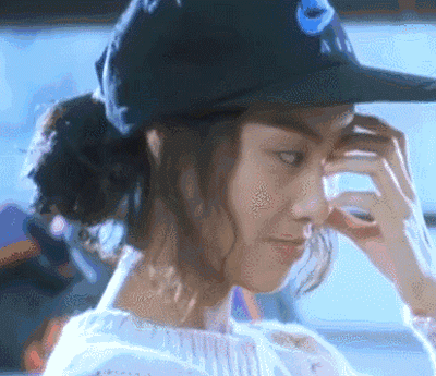 时装 明星穿搭 > 正文  很多人因为"紫霞仙子"知道朱茵,其实她之前的