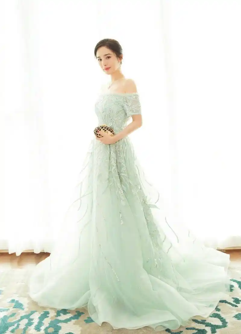 杨幂的9款礼服端庄,优雅,大气,仙美