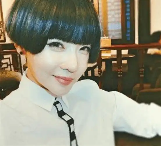 徐粲金初中辍学去北漂17岁嫁36岁高晓松离婚后创业身价上亿