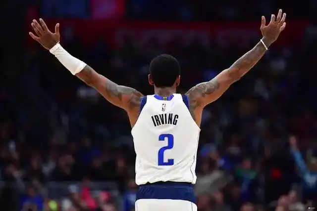 欧文38 6 6,克莱伯压哨绝杀.独行侠险胜湖人!