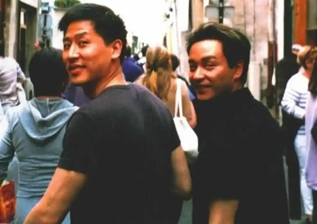 张国荣挚爱一句「人生无常,唯独爱有永恒」独身18年心未变_唐鹤德