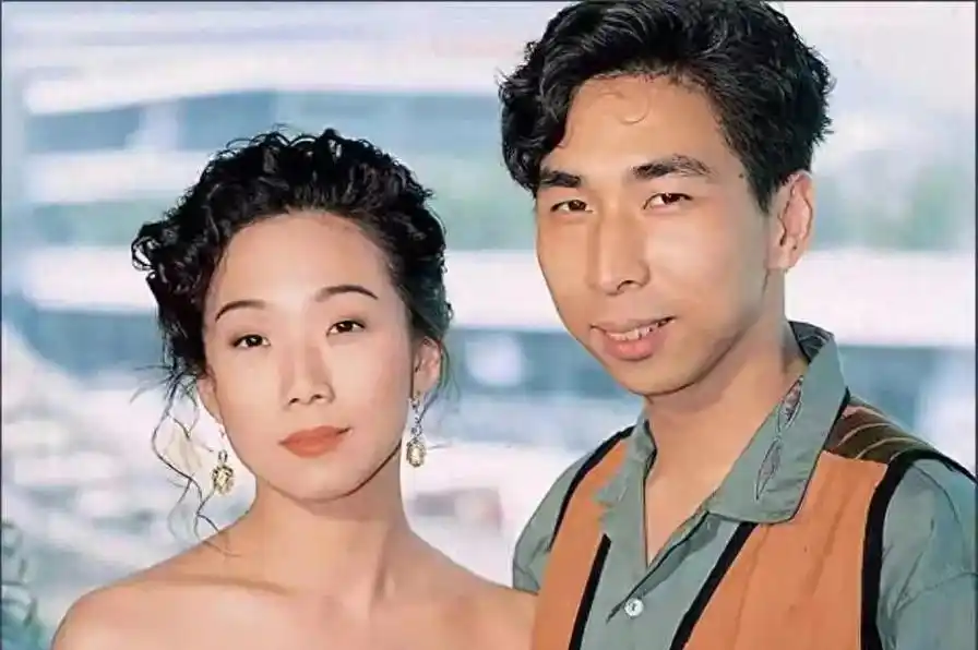 李宗盛和林忆莲的爱情故事 李宗盛和林忆莲的爱情故事是一个抛弃妻女