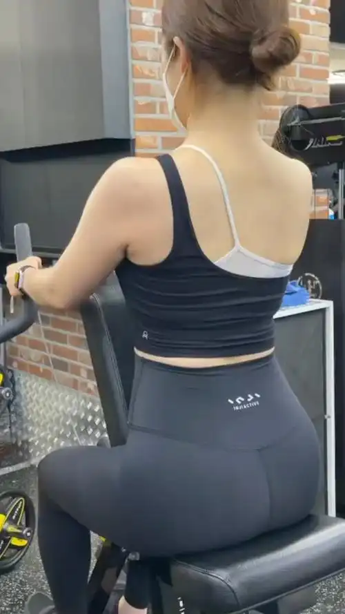 健身小姐姐,背影很美