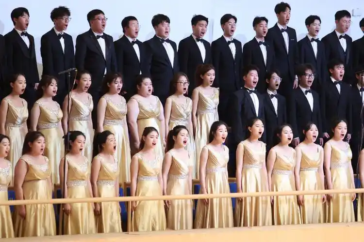 我院梦之声合唱团在首届西部学校音乐周荣获佳绩