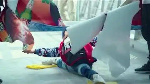 龙拳小子:林秋楠追击劫匪,居然亮出一字马,劫匪看呆了