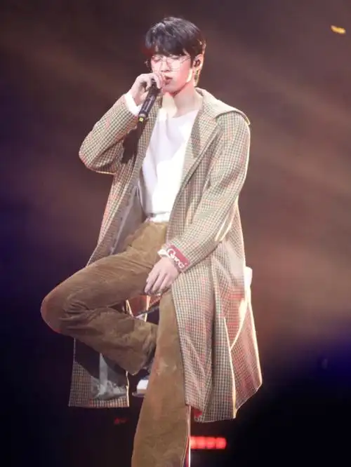 宋亚轩  #刘耀文  #严浩翔  #贺峻霖#生图